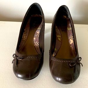 Brown Closed Toe Kitten Heel with Bow Accent by Mudd, Womens Size 8